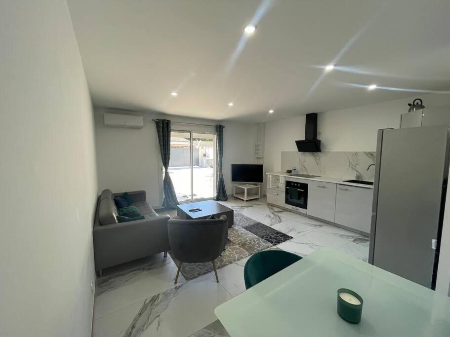 Bel Appartement Avec Parking Cabannes エクステリア 写真